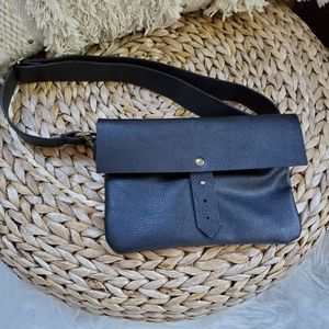 DSW black hip purse/fanny pack